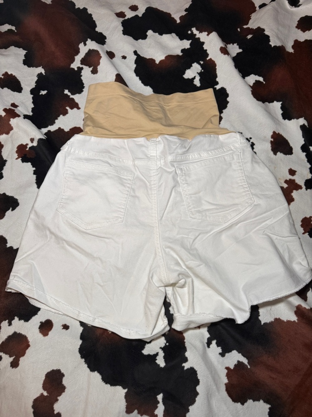 a:glow White Maternity Shorts Size 14 - Picture 2 of 5